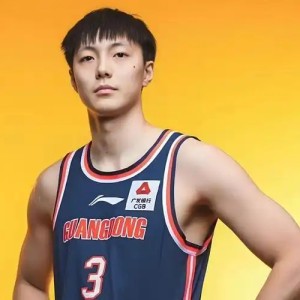 低迷，胡明轩被交易？曝广东探讨窗口期交易，谁注意朱芳雨表态|广东男篮|徐杰|篮板|广东宏远|伤病_新浪体育_新浪新闻